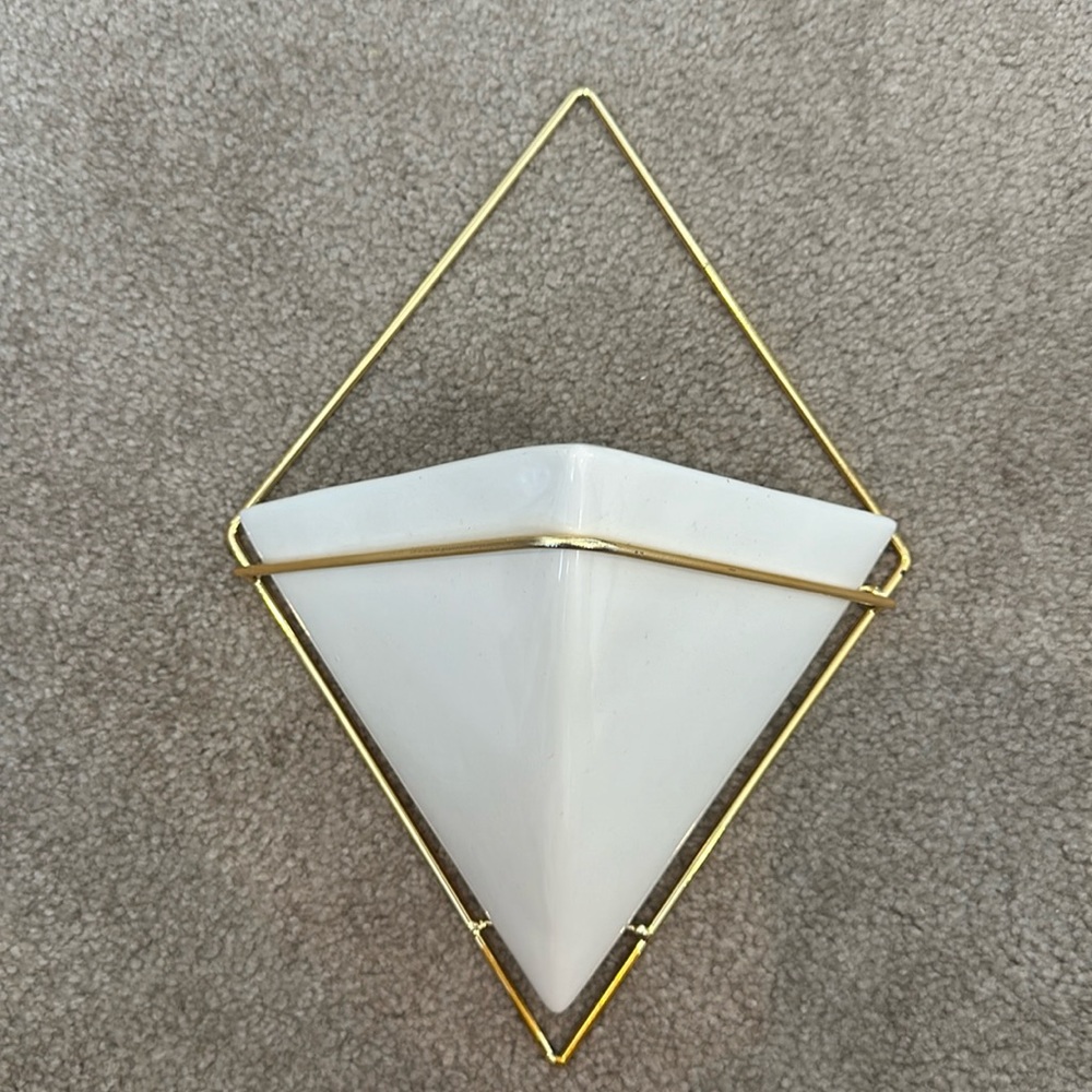 Wall vase